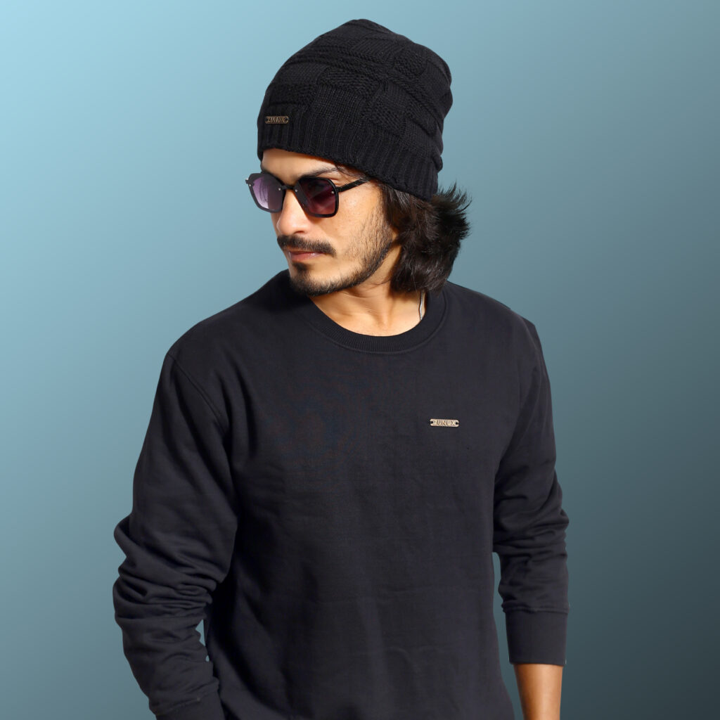black p t shirt